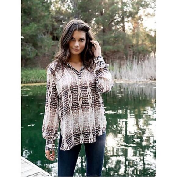 Haute Hippie Tops - HAUTE HIPPIE Tribe Harper V-Neck Pullover Blouse Snakeskin Size Small EUC